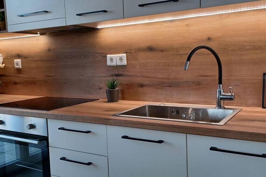 Seaview Luxury Apartment Mytilene