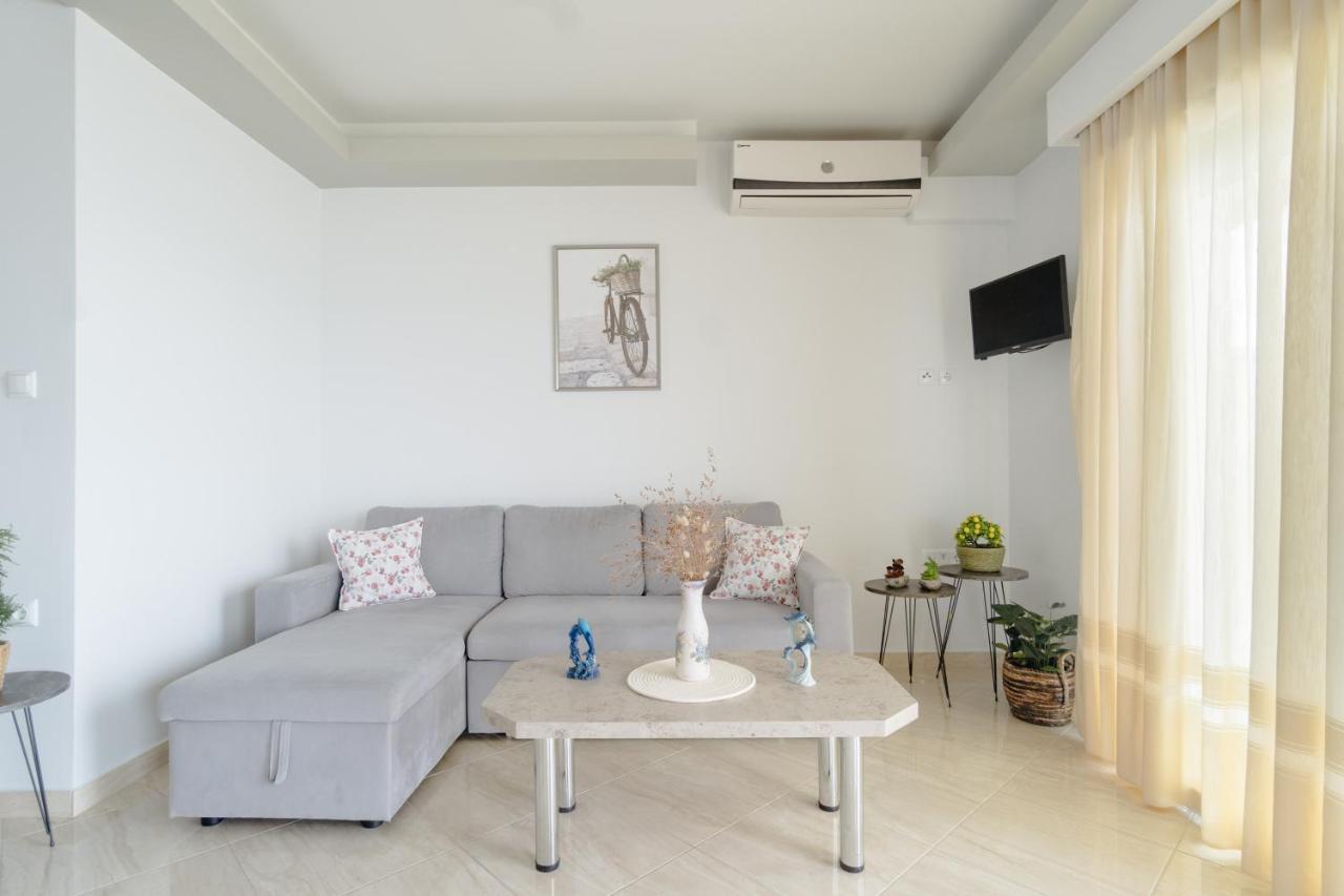 House Of Farros Apartment