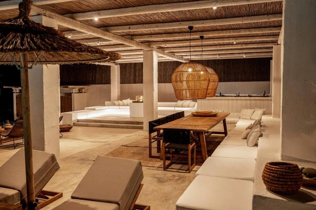 Beachfront Crystalia Villa *