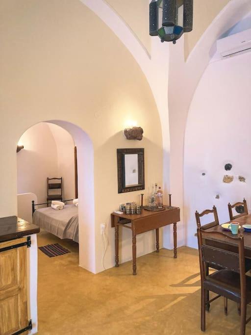 The Commander'S House Holiday home Emporio (Santorini)
