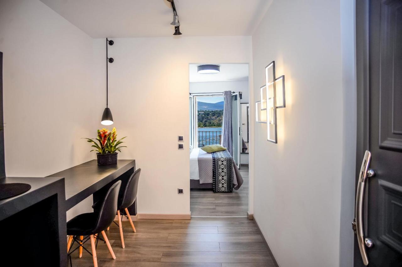 A & B Minimal With Sea View In Apartment