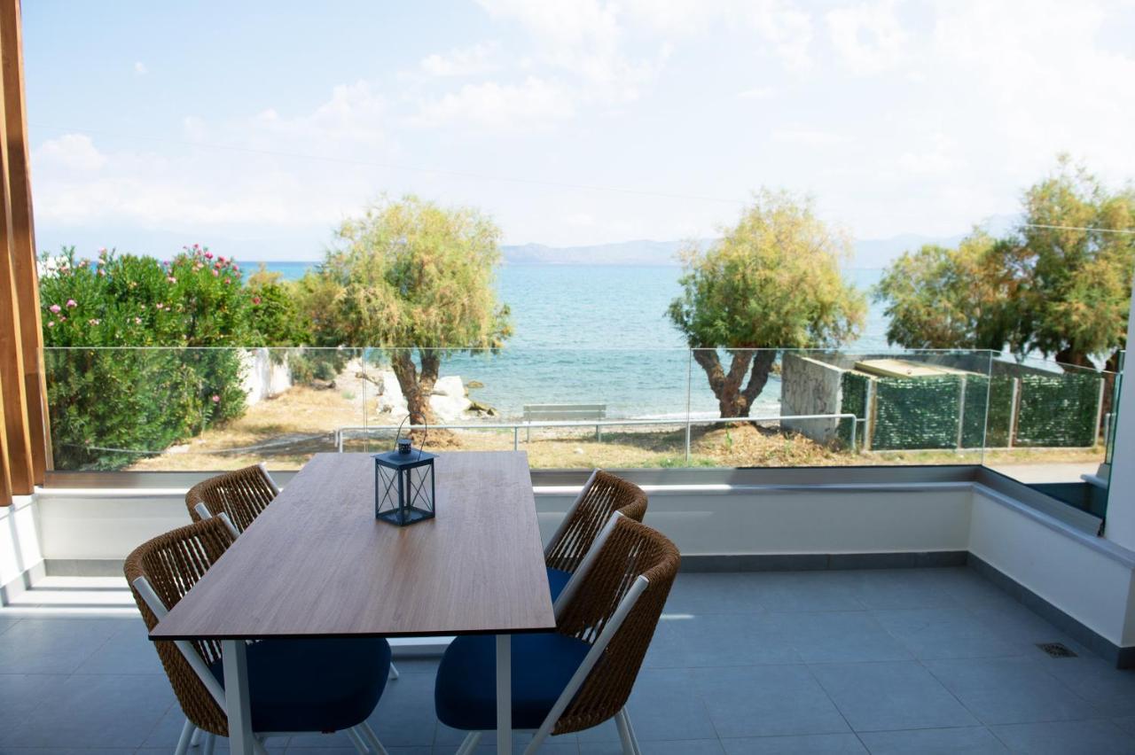 La Bleue Beachfront Boutique Apartment Vrachati