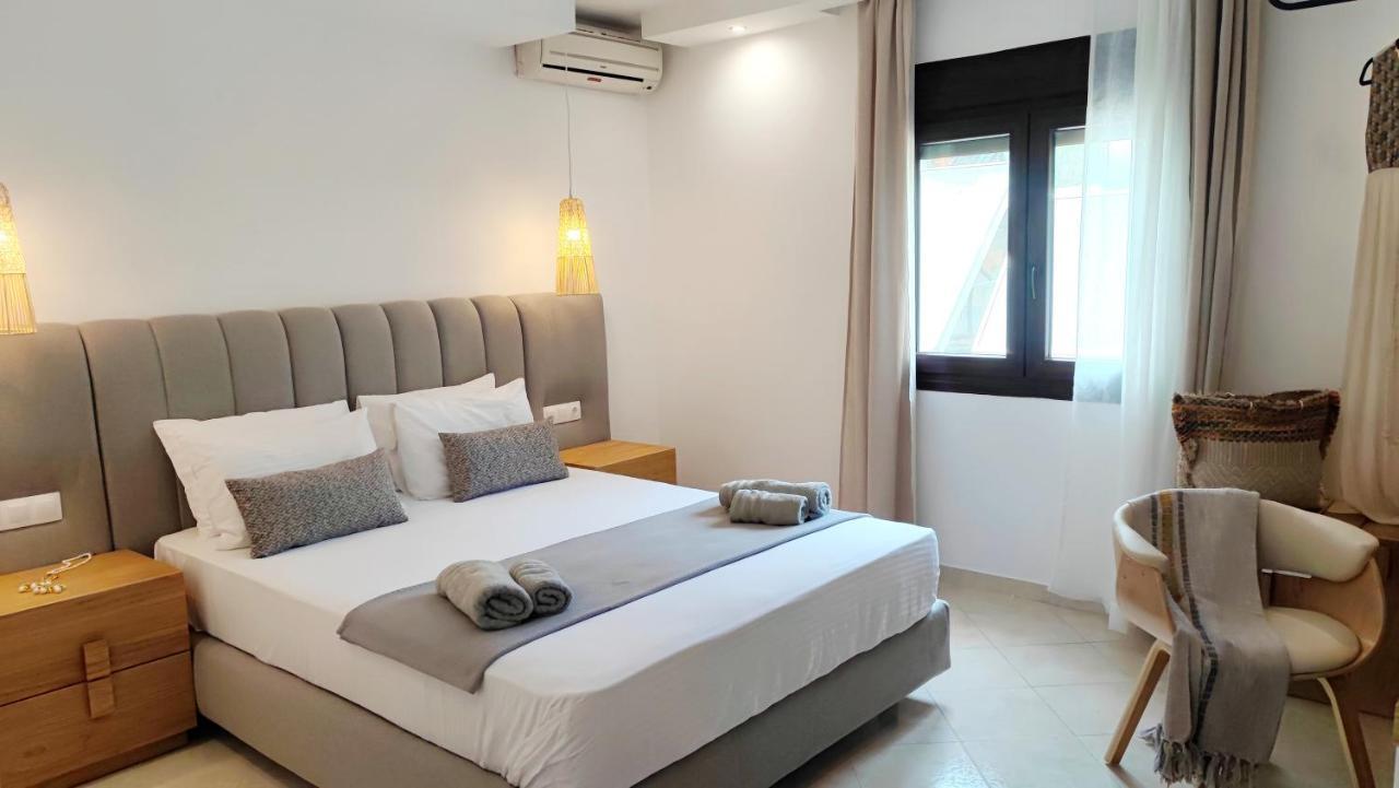 Mina's House Beachfront Apartment *