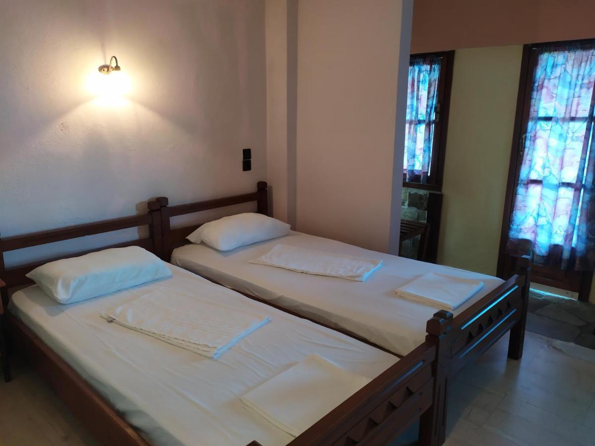 Country house Double With Two Single Beds *