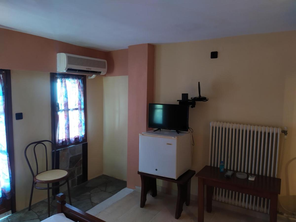 Country house Double With Two Single Beds *