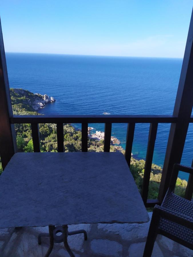 Double With Two Single Beds Tsagarada