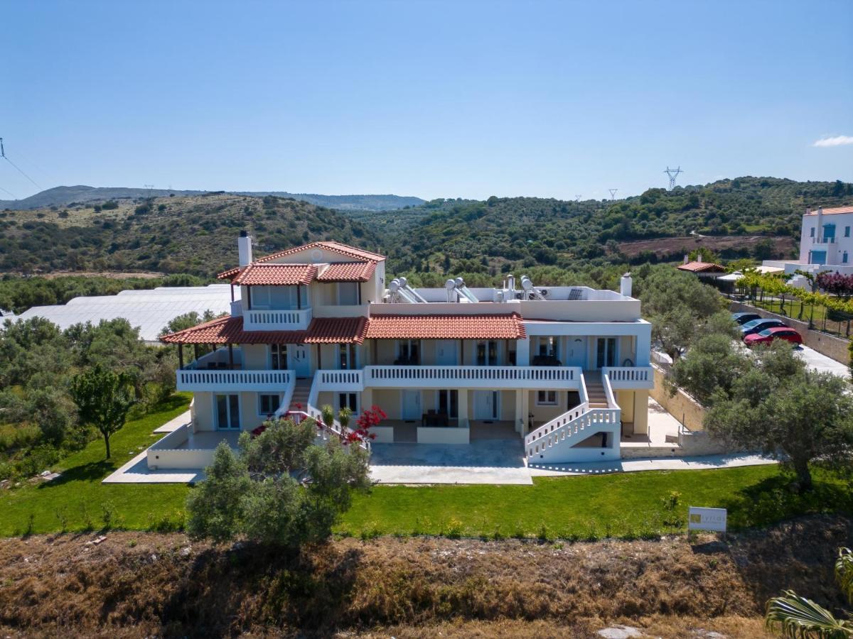 Aparthotel Lyrids
