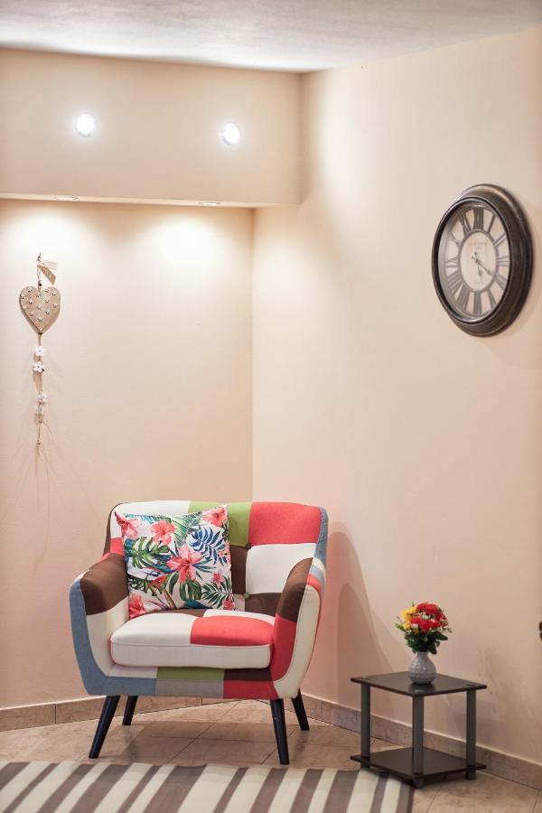 Zafirenia Apartment *