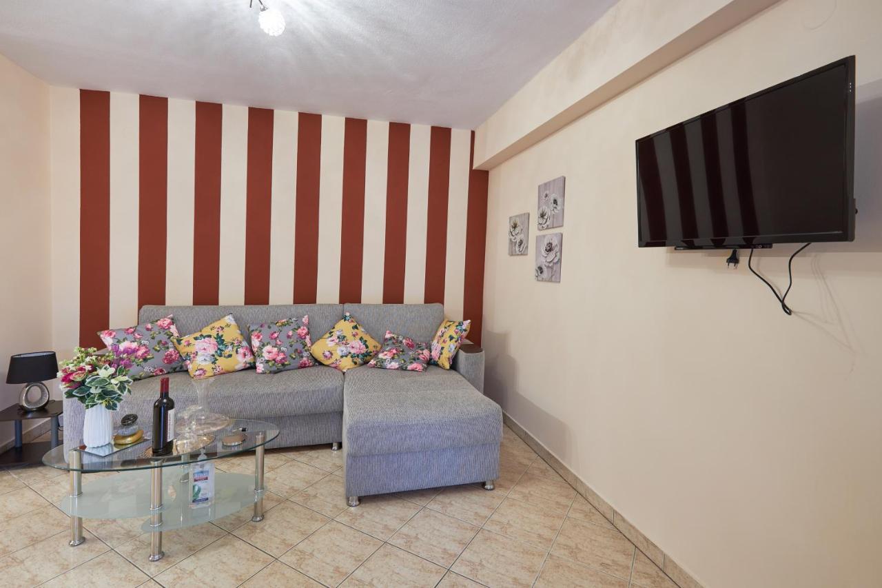 Zafirenia Apartment *
