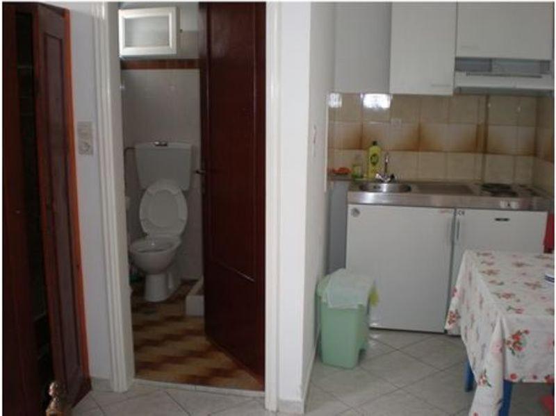 Artemis Aparthotel *