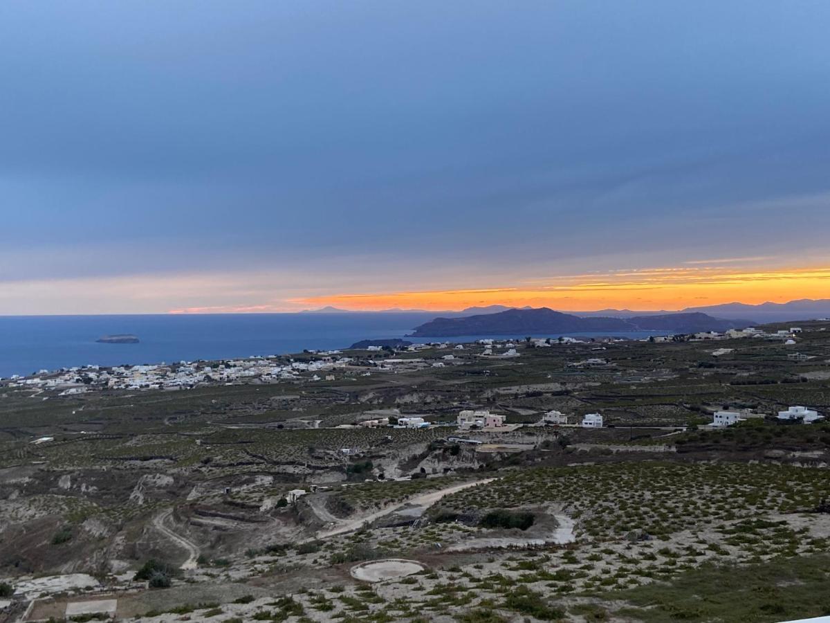 Ena Santorini Pyrgos Kallistis