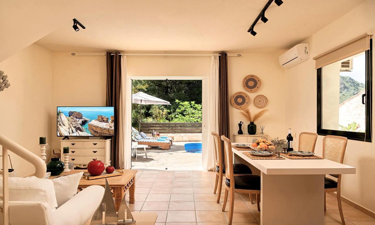 Villa Apple Villas *