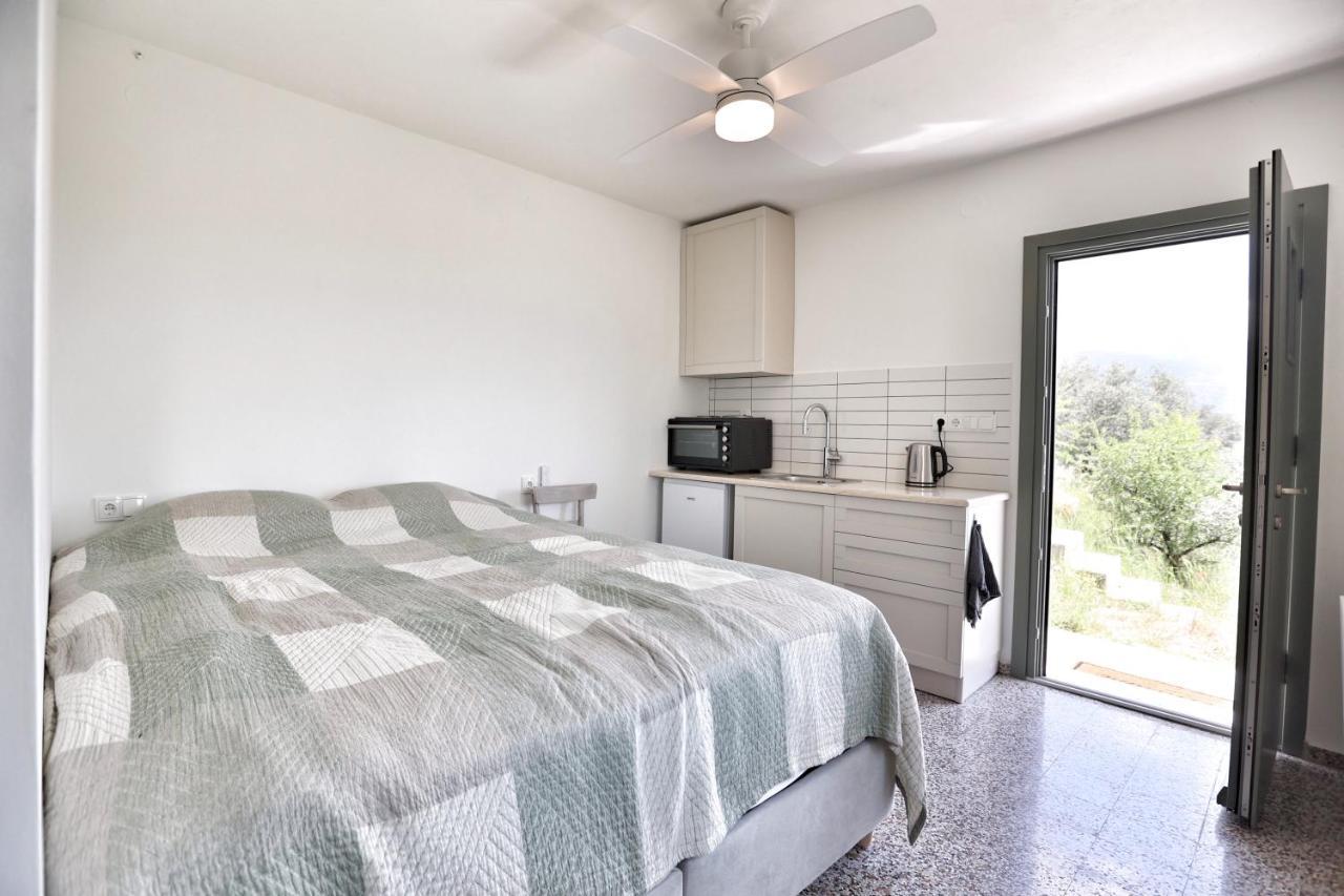 Apartment Little House In The Olive Grove Melissatika