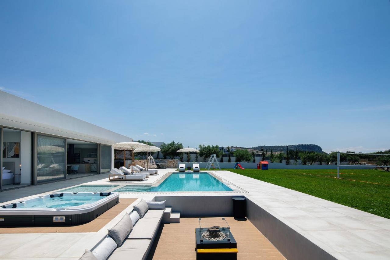 Cresto Iconic Villa, With Heated Whirlpool, By Thinkvilla