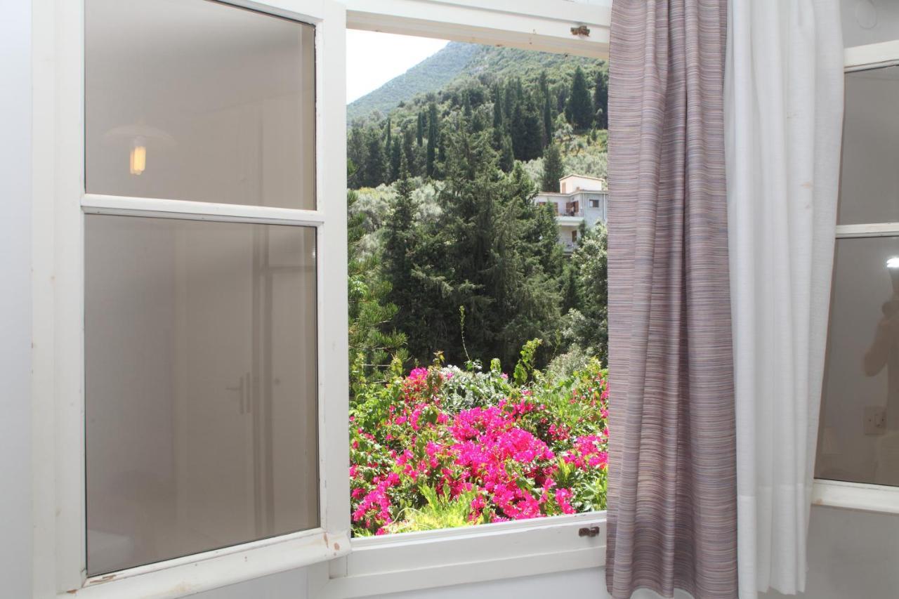 Hotel Alexandros B 2*