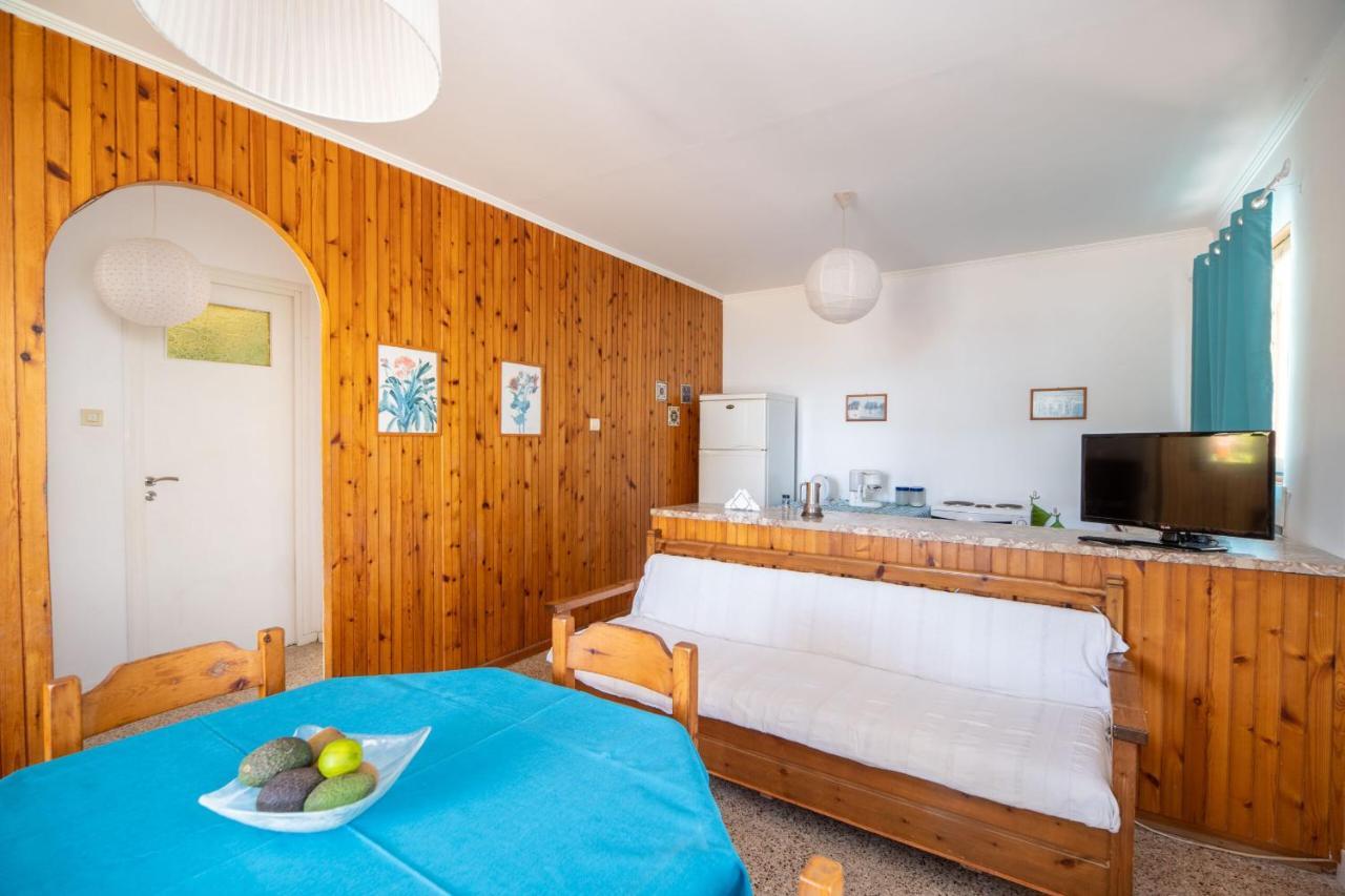 Apartment Milos & House