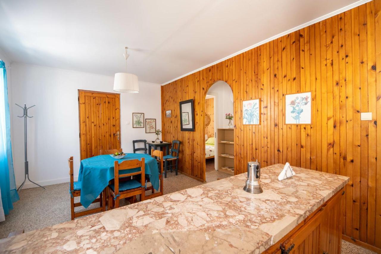 Apartment Milos & House
