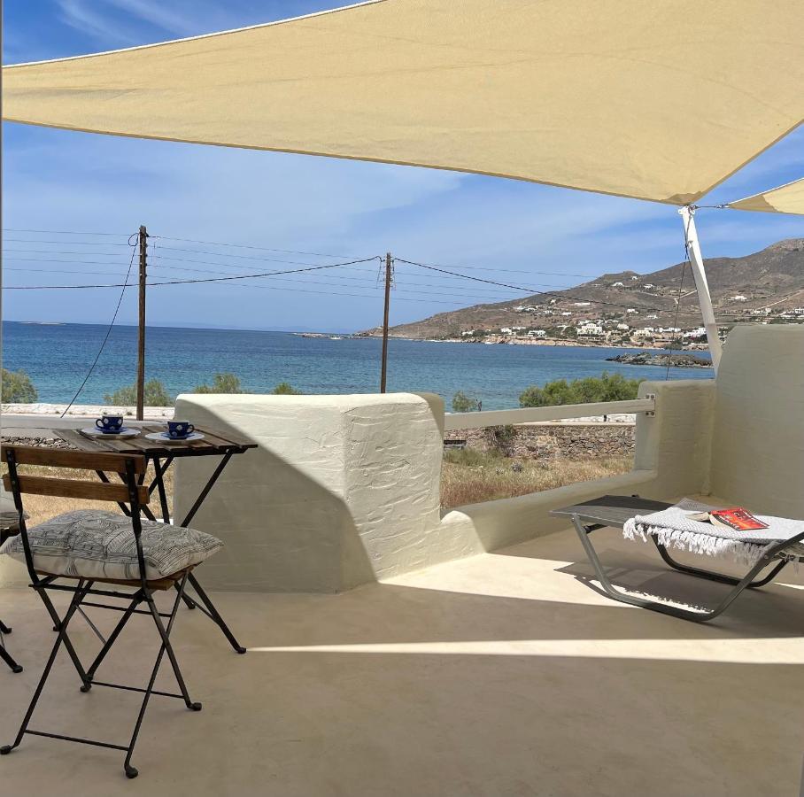The Black Pig * Posidhonia (Syros)