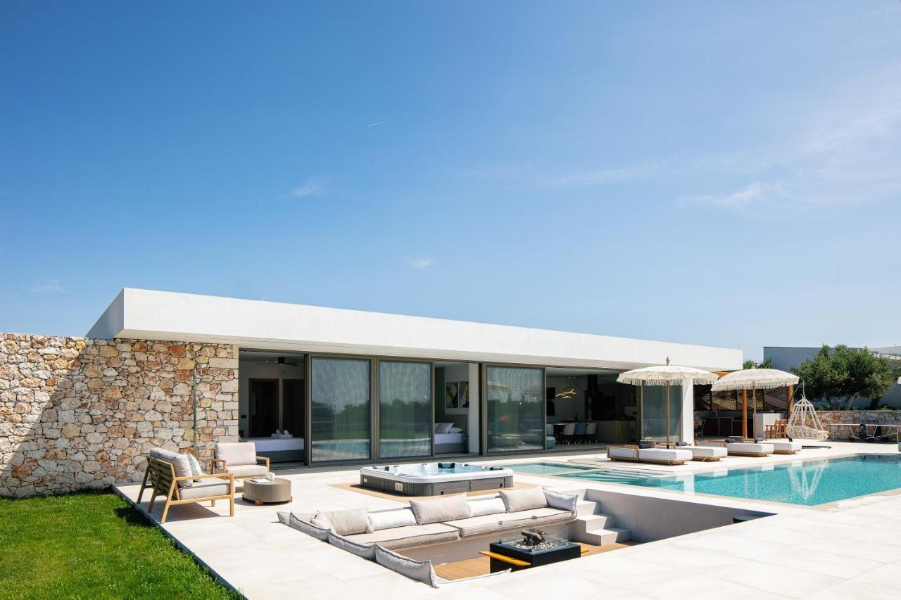 Cresto Iconic Villa, With Heated Whirlpool, By Thinkvilla