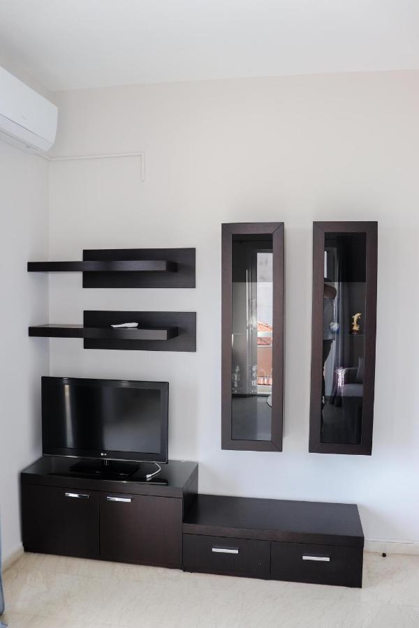 Apartment Coastal On The Pedestrian Road Paralia Akratas