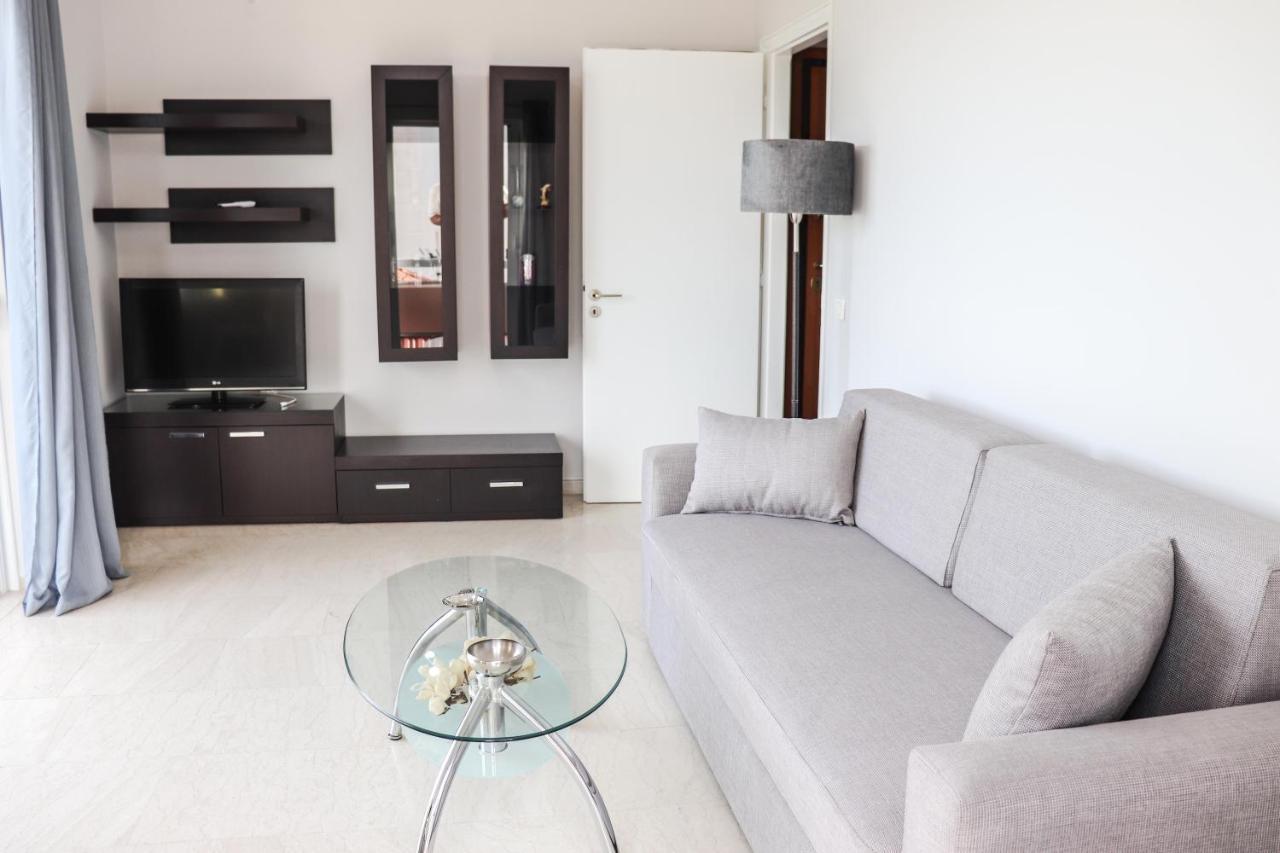 Apartment Coastal On The Pedestrian Road Paralia Akratas