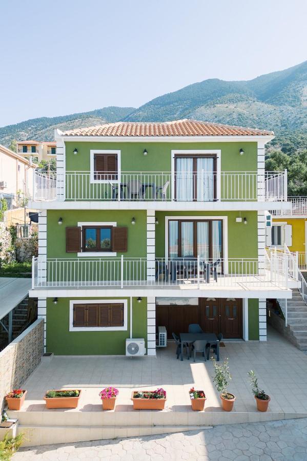 Lakis Apartment