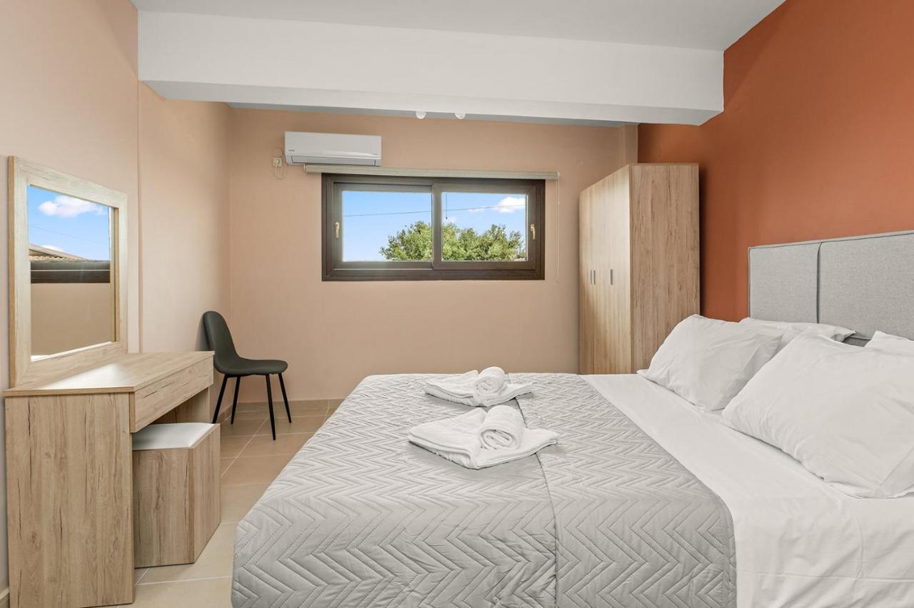 Lakis Apartment *