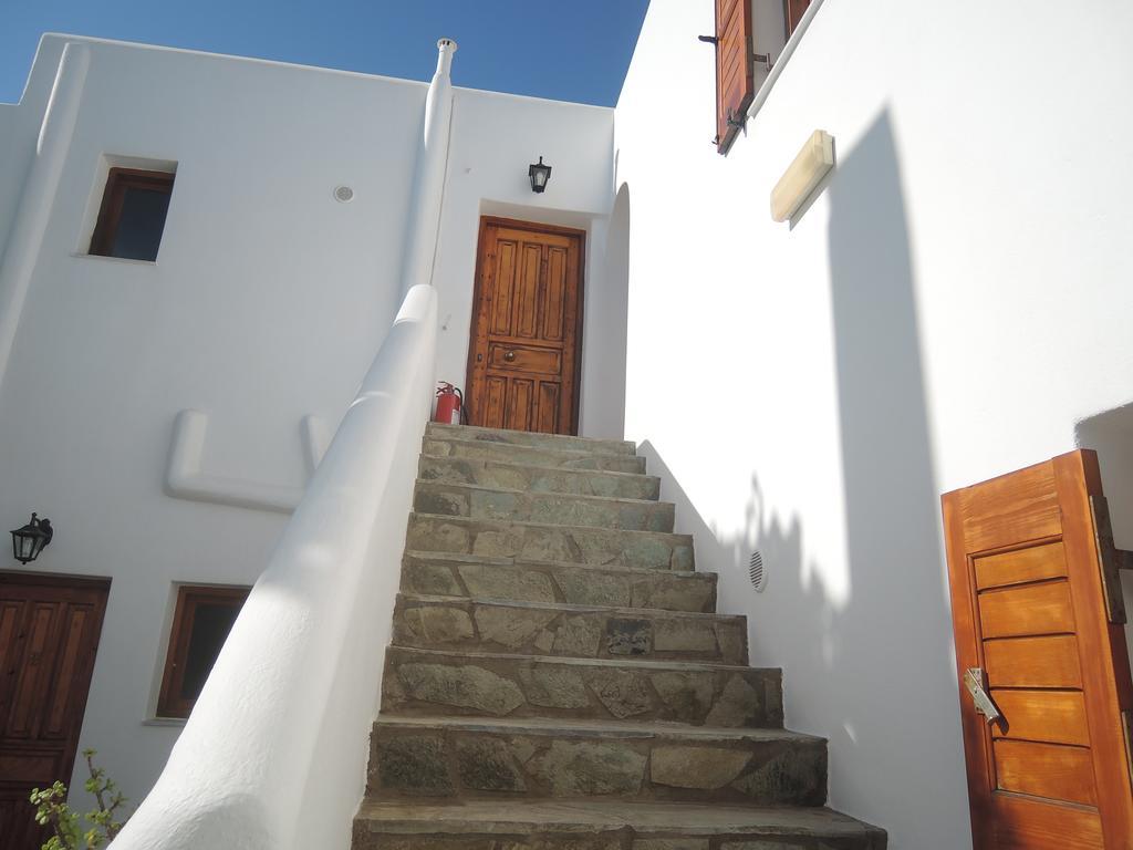 Mitsi Naousa (Paros)