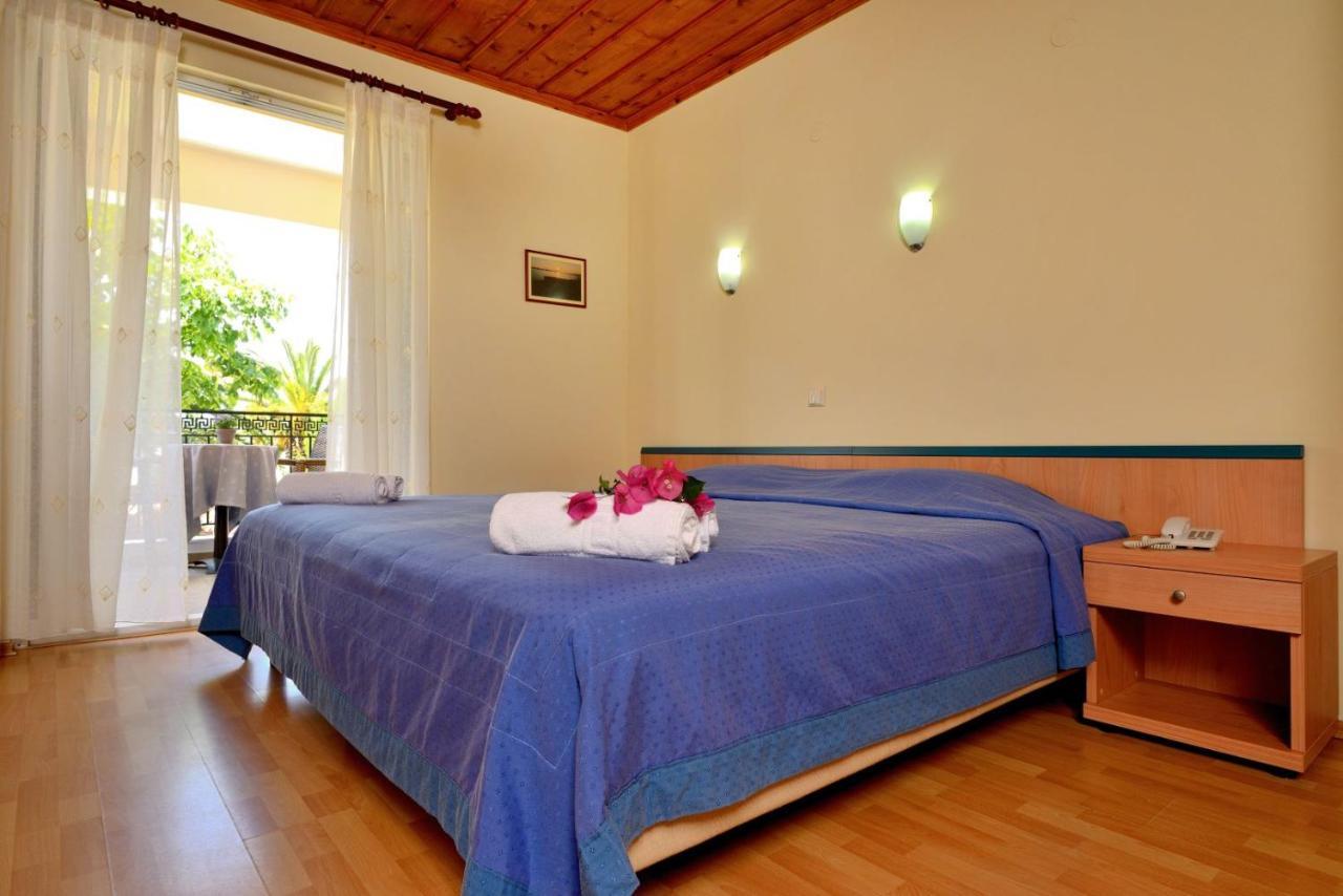 Studio Nikiti Beach