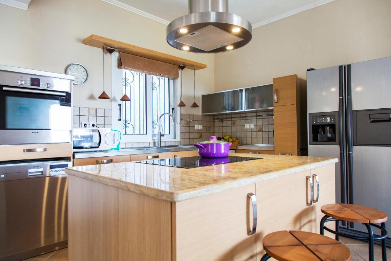 Victoria - 3 Bedroom With A Private Pool Villa