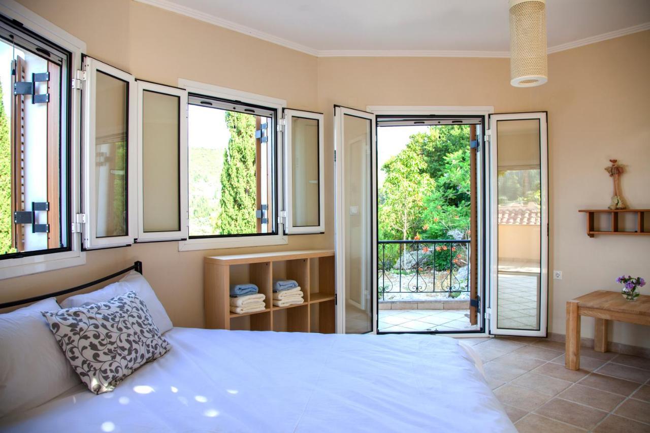 Victoria - 3 Bedroom With A Private Pool Villa *