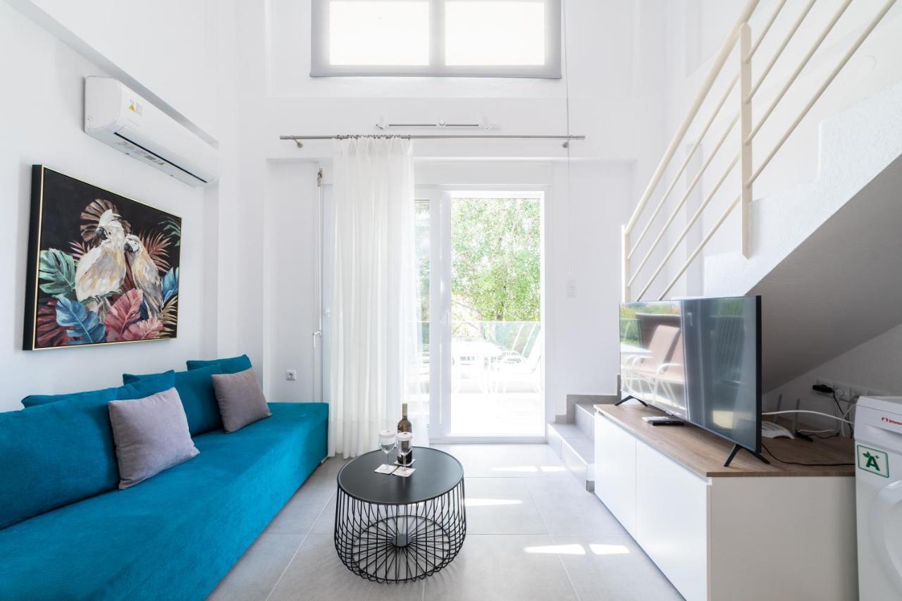 Apartment Kleoniki & Irida Residential Complexes *