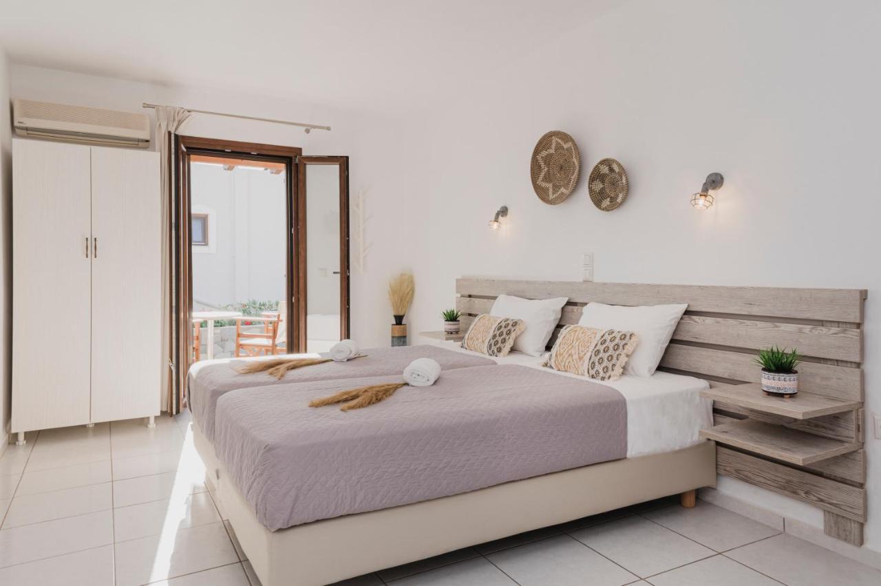 Aparthotel Petros &