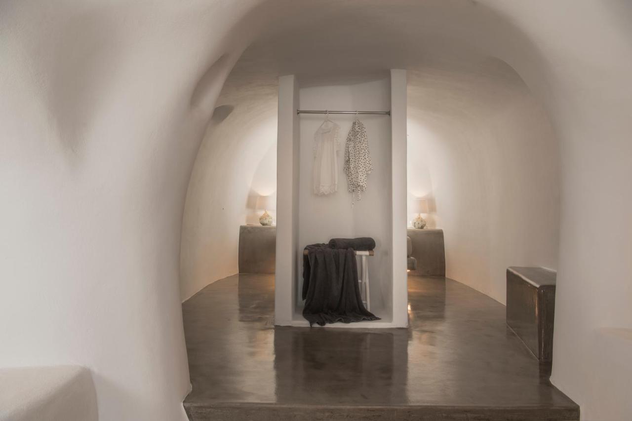 Aqua Serenity Luxury Santorini Aparthotel