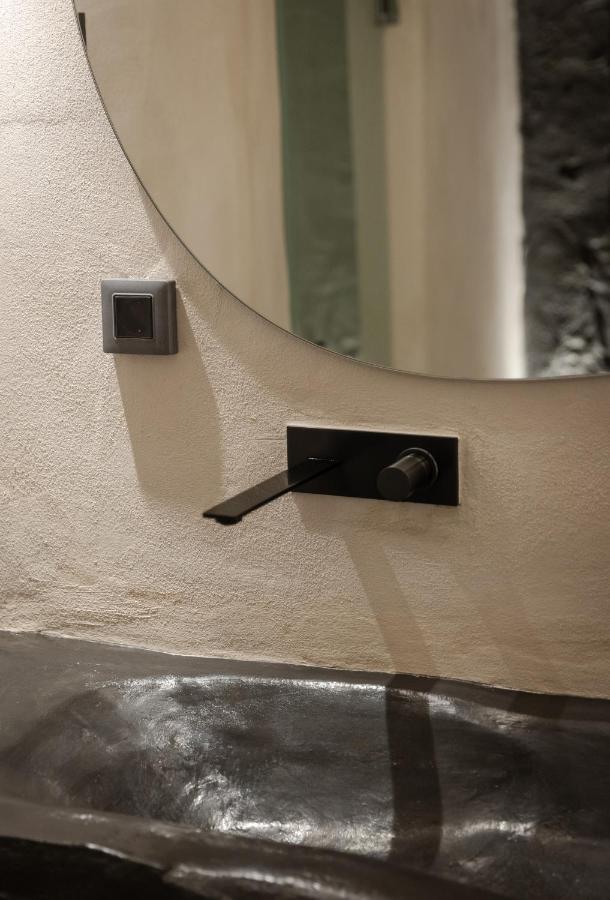 One Of One - Aether Apartment *