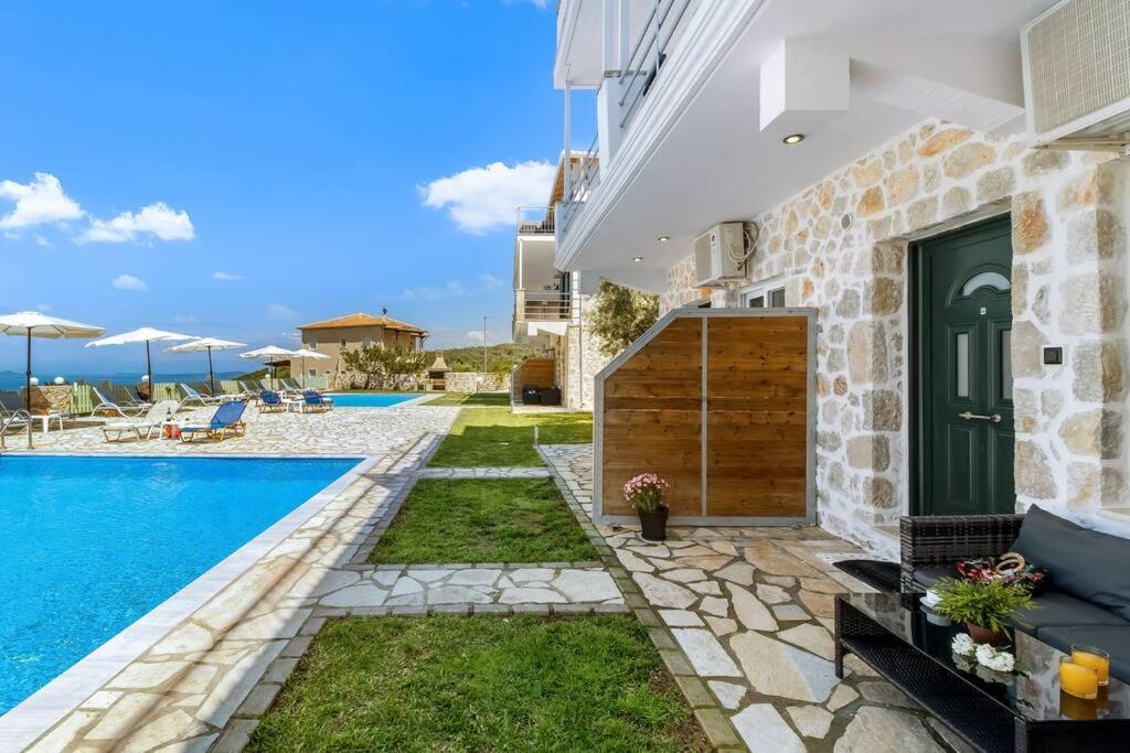Sea View Apartment Tsoukaladhes