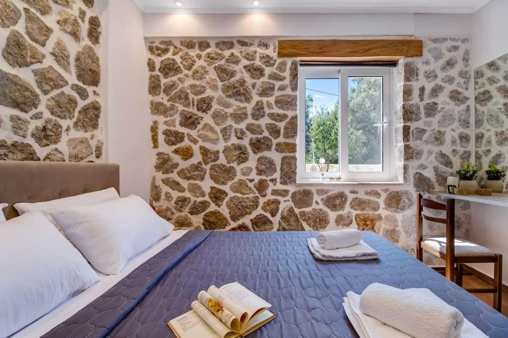 Sea View Apartment Tsoukaladhes