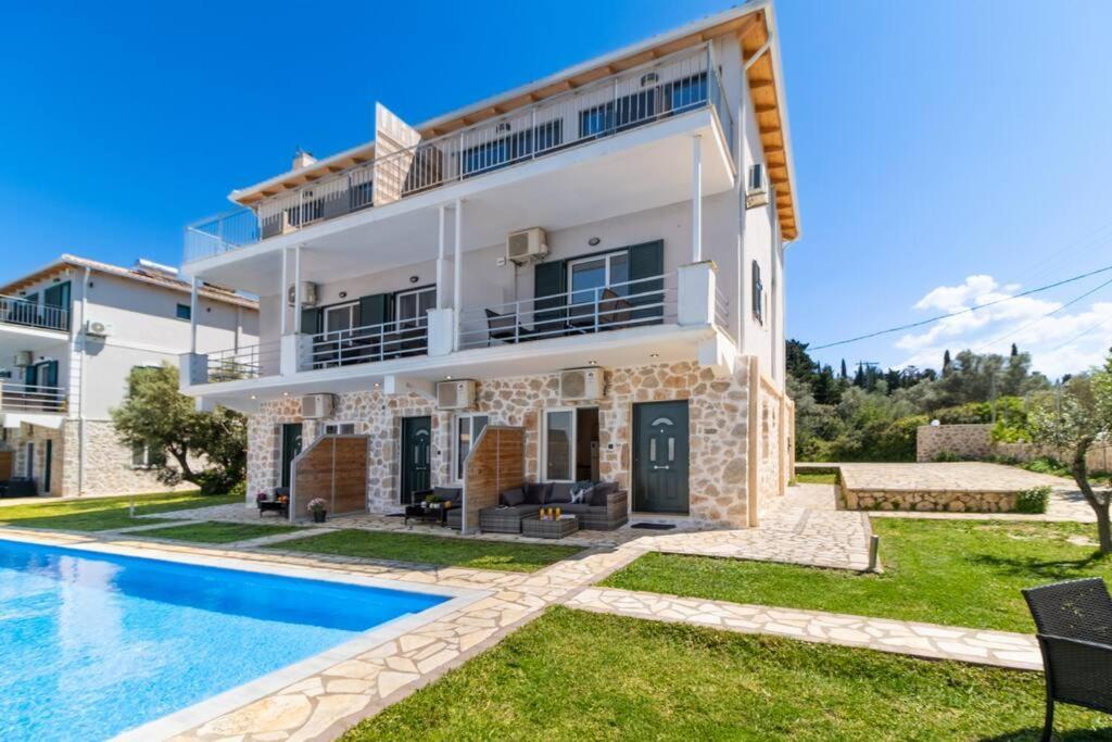 Sea View Apartment Tsoukaladhes