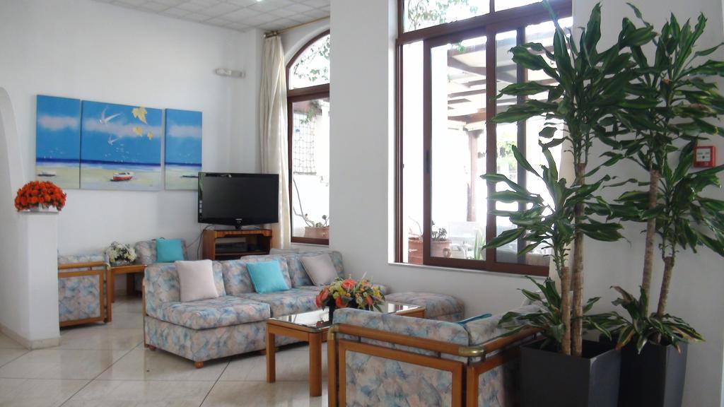 Oceanis 3*