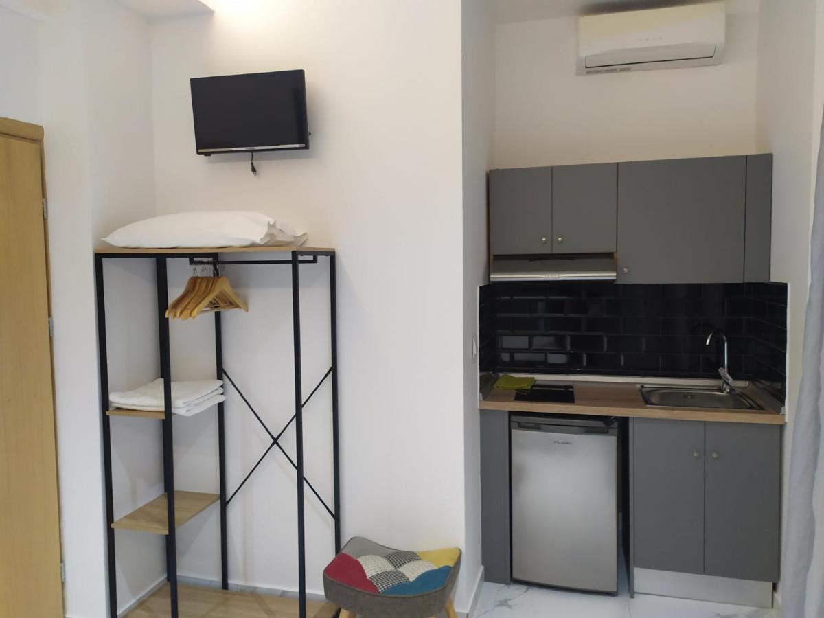 Periklis Guest house *