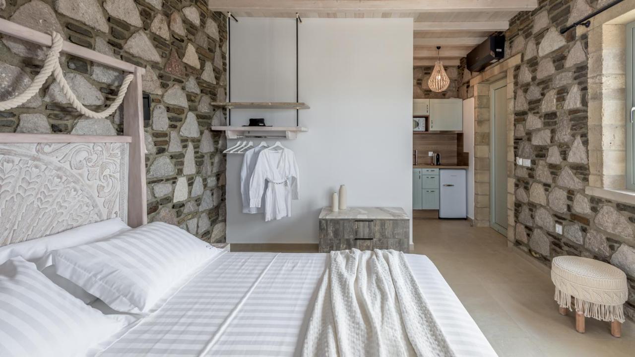 Hilltop Milos Apartment