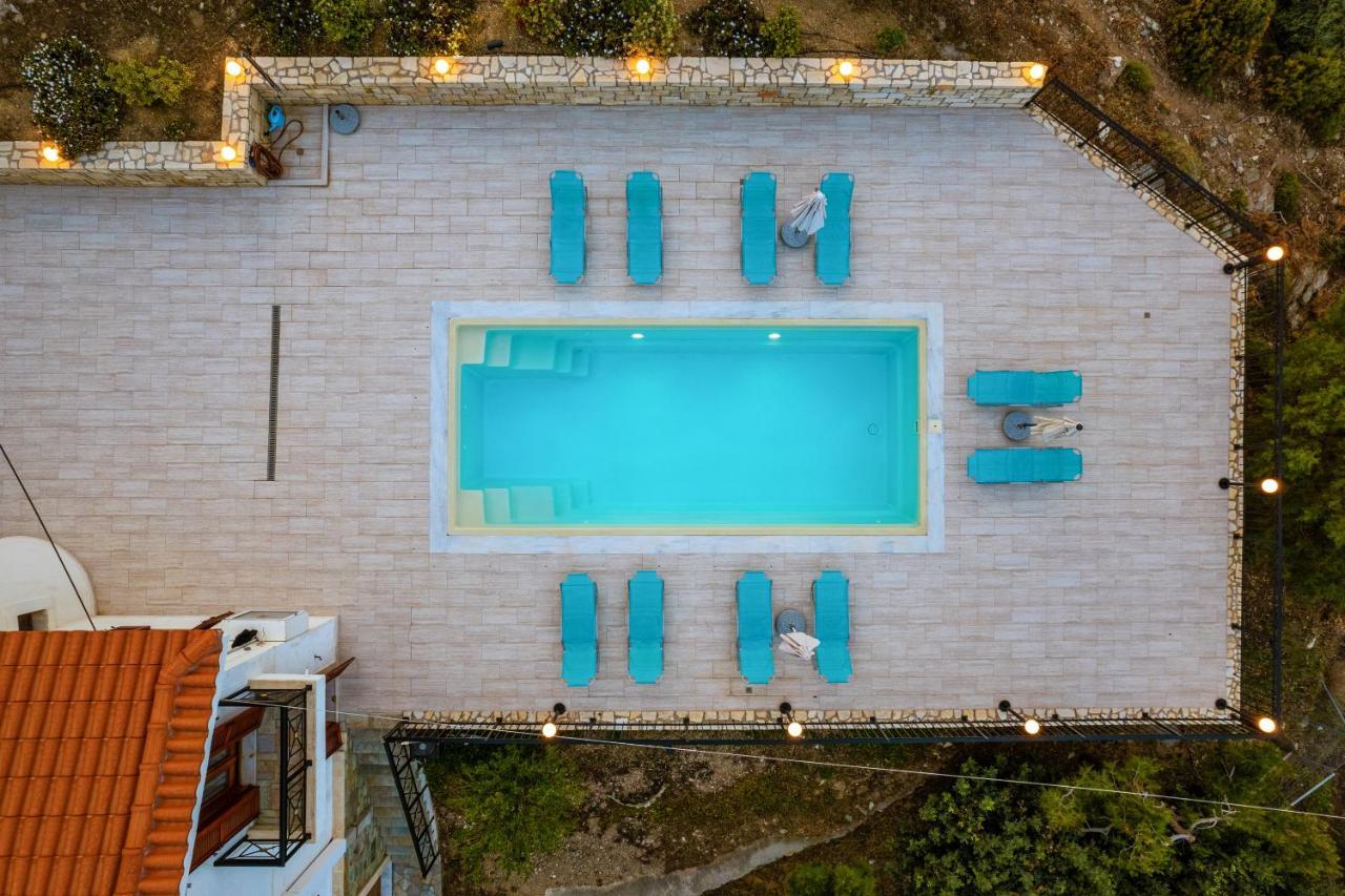 Villa Aura Pine *