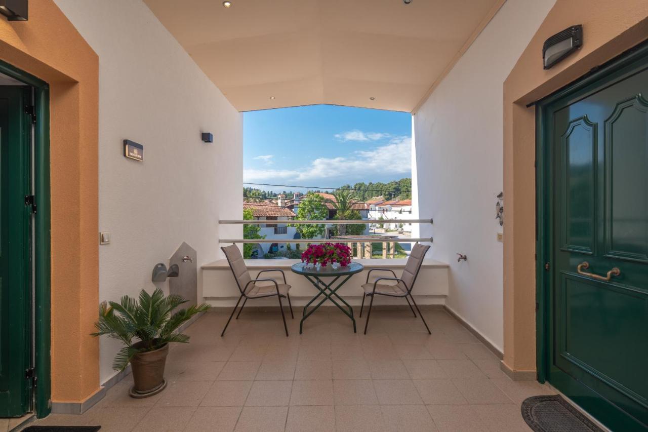 Apartment Aphrodite Ideal For Holidays In