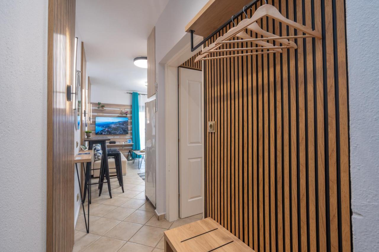Apartment Aphrodite Ideal For Holidays In