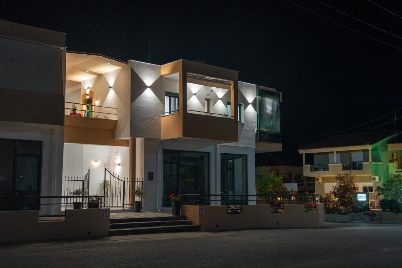 Apartment Aphrodite Ideal For Holidays In *