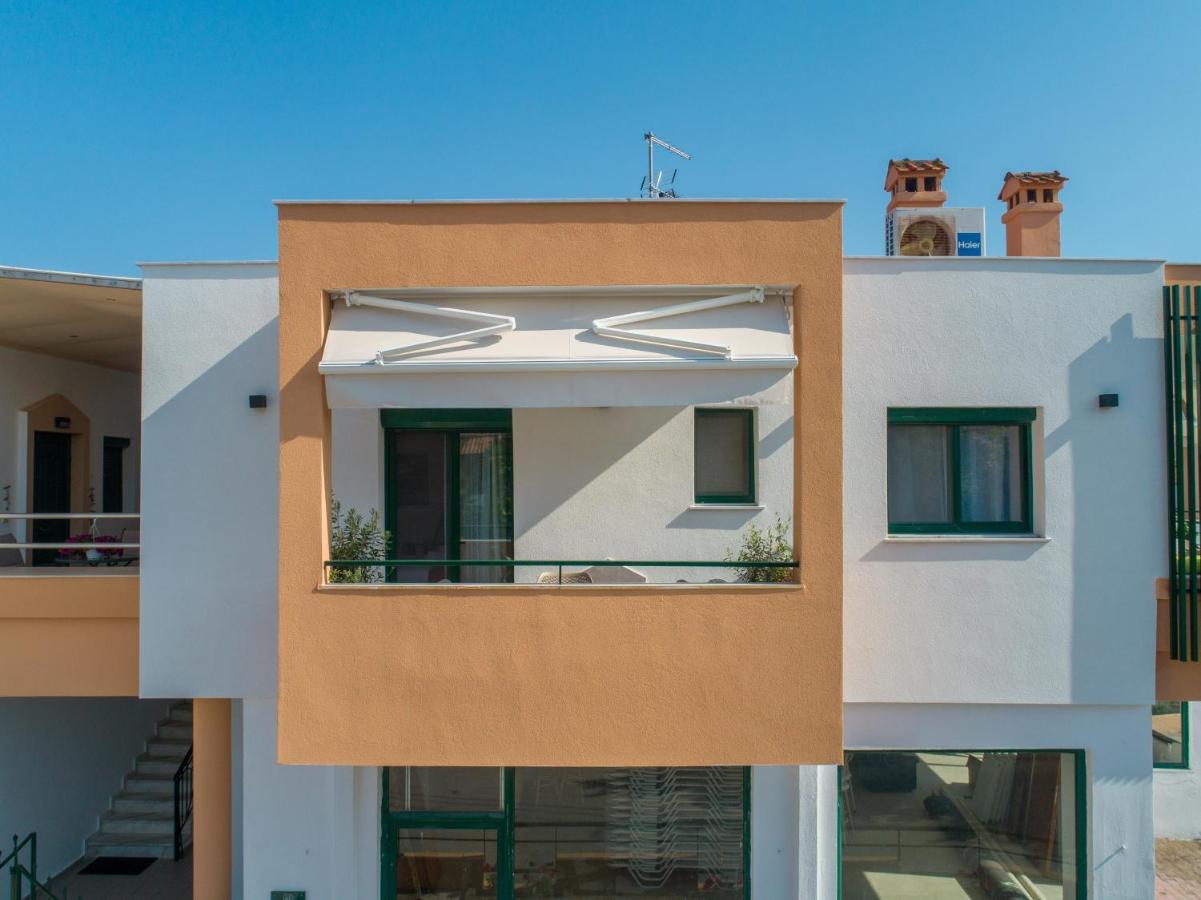 Apartment Aphrodite Ideal For Holidays In *