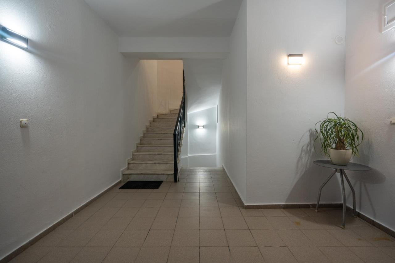 Apartment Aphrodite Ideal For Holidays In