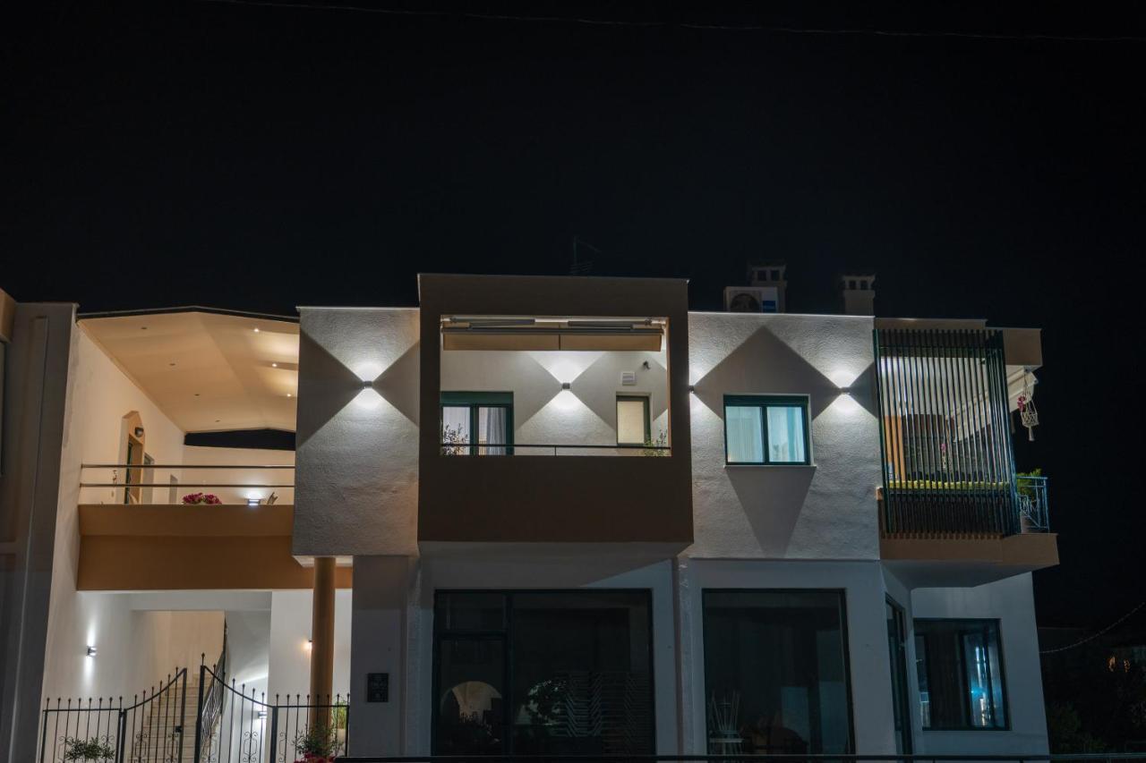 Apartment Aphrodite Ideal For Holidays In *
