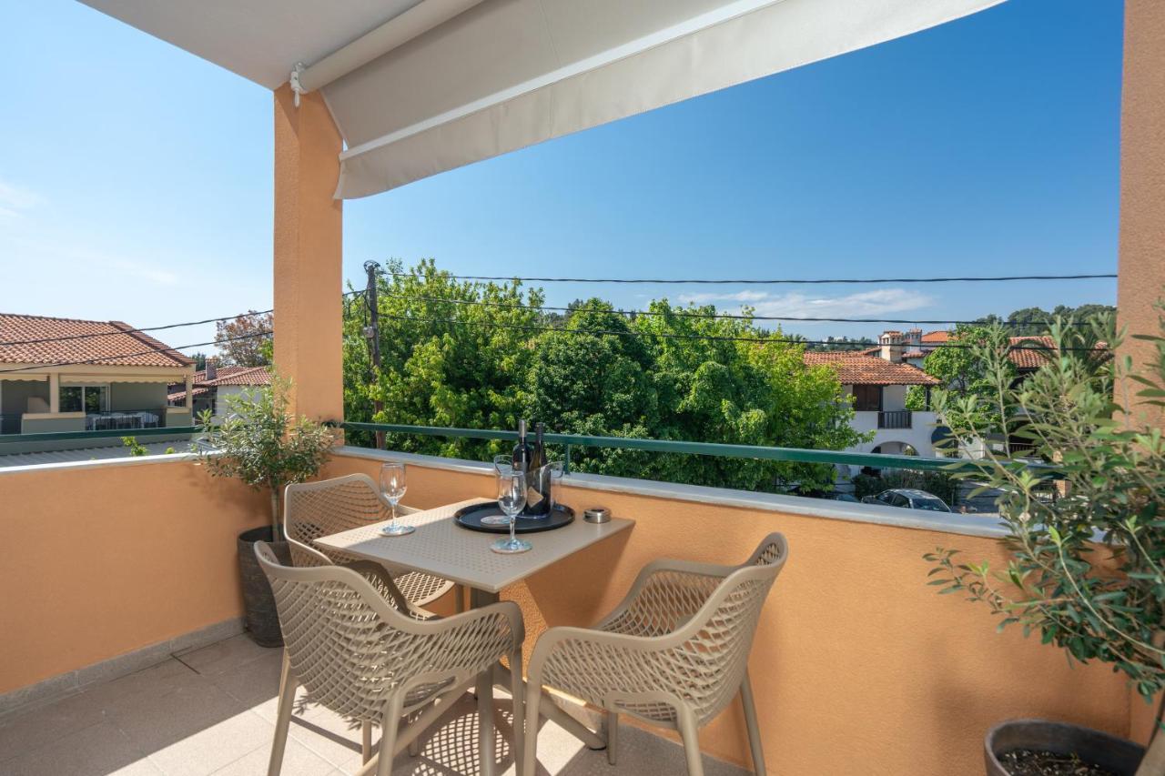 Apartment Aphrodite Ideal For Holidays In *