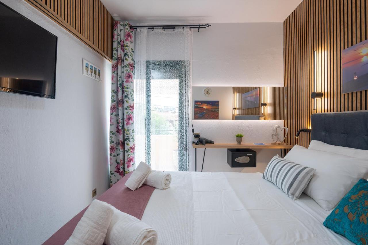 Aphrodite Ideal For Holidays In Apartment